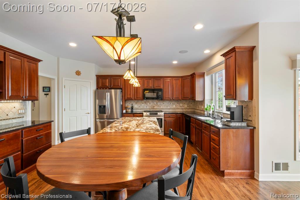 11460 Maple Valley Drive, Plymouth, MI 48170 — Photo 13
