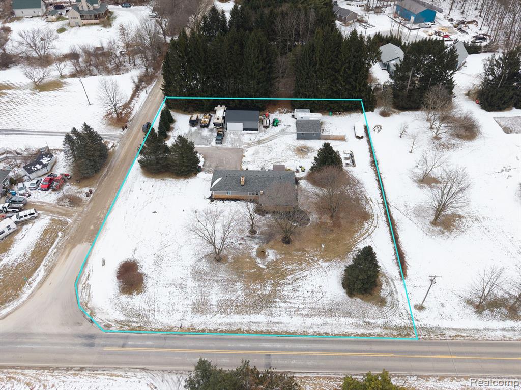 5217 BULL RUN Road, Gregory, MI 48137 — Photo 2