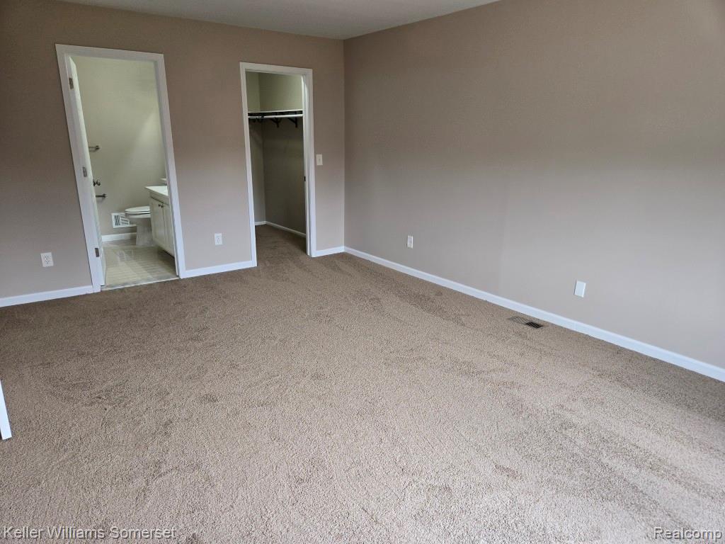 71 Meadow Wood Drive, Rochester Hills, MI 48307 — Photo 33