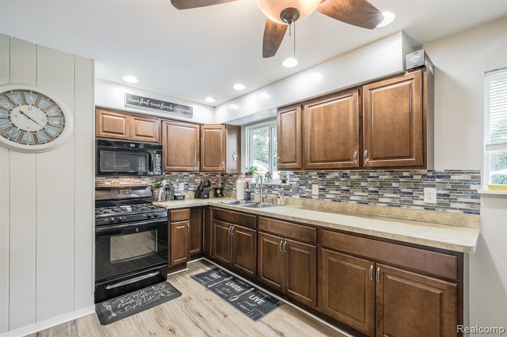 6621 Doyon Drive S, Waterford, MI 48327 — Photo 11