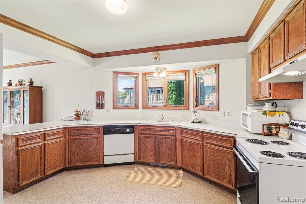 421 Drexelgate Parkway, Rochester Hills, MI 48307 — Photo 13