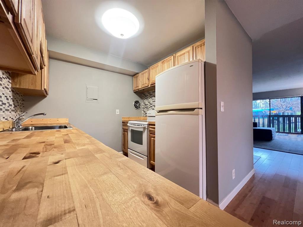 2152 PAULINE Boulevard, Ann Arbor, MI 48103 — Photo 9