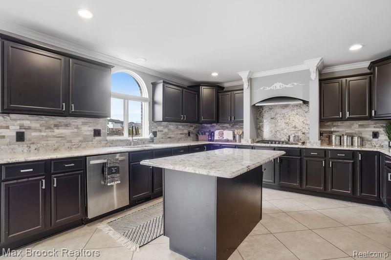 51141 Hook Drive, Macomb, MI 48042 — Photo 11