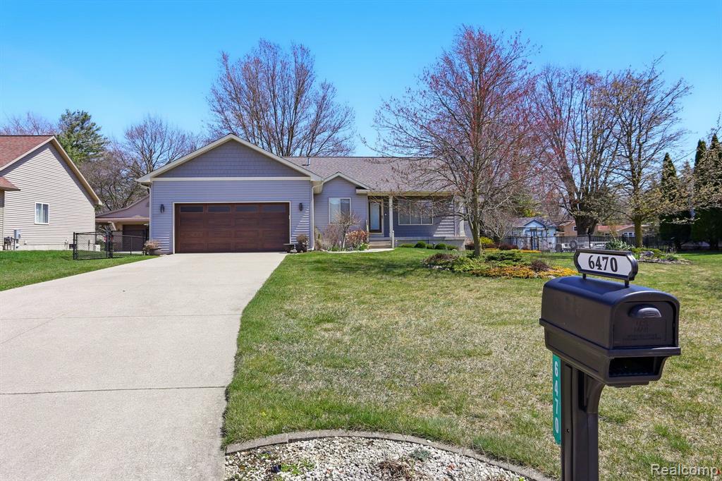 6470 Stonehearth Pass, Grand Blanc, MI 48439 — front exterior