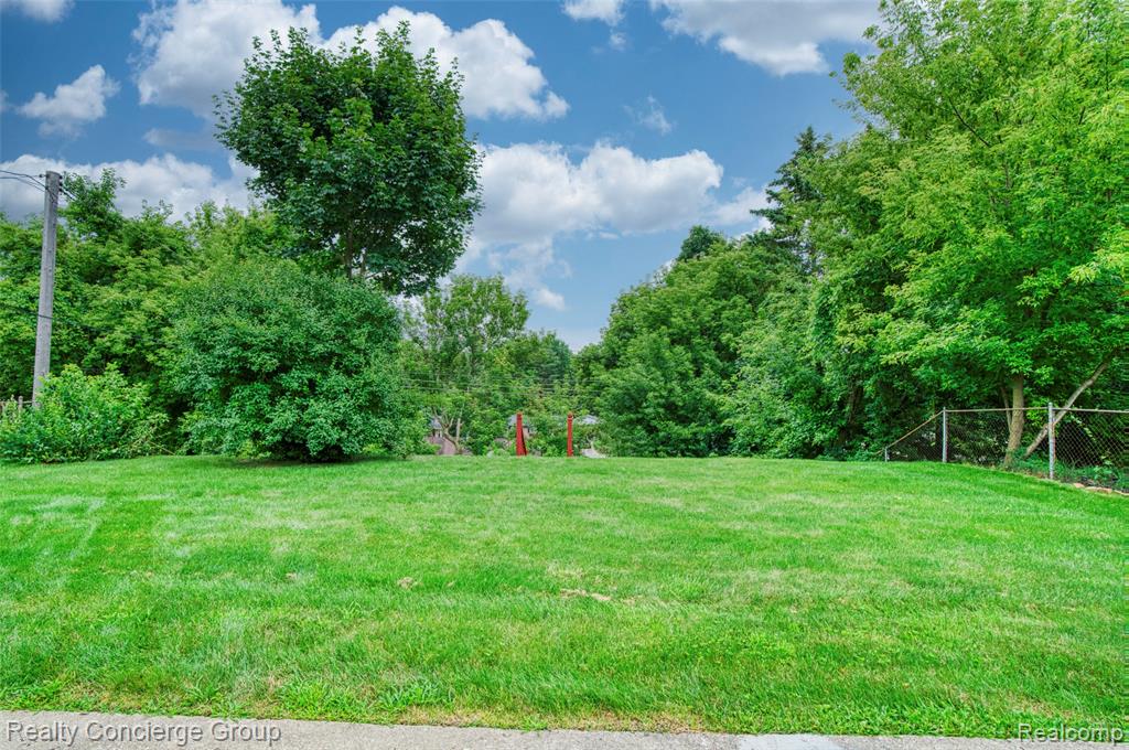 918 Squire Lane, Milford, MI 48381 — Photo 24