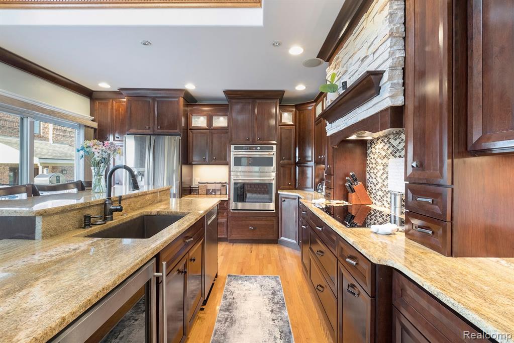 8460 WOODLAND SHORE Drive, Brighton, MI 48114 — Photo 17