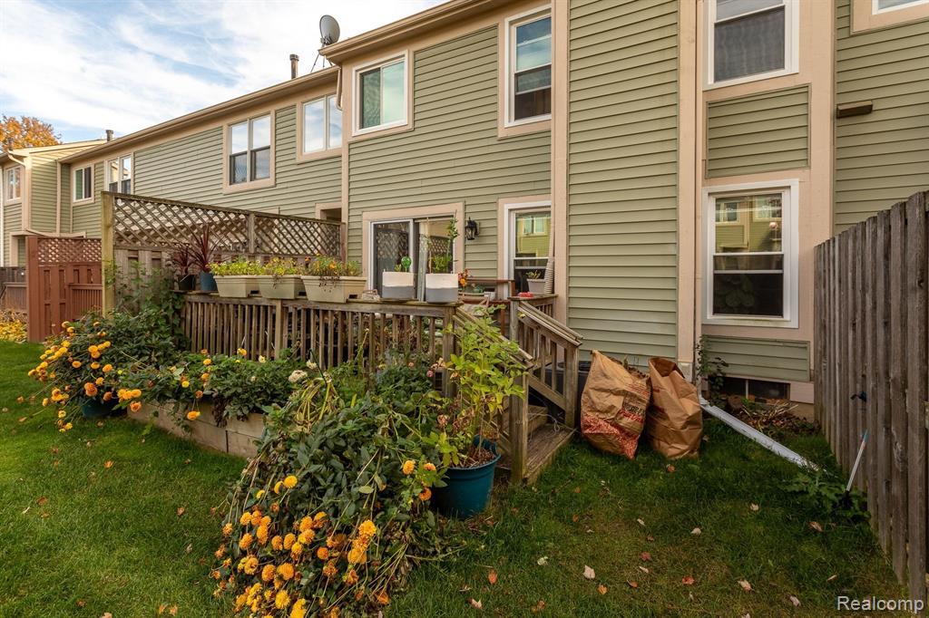 541 LIBERTY POINTE Drive, Ann Arbor, MI 48103 — Photo 24