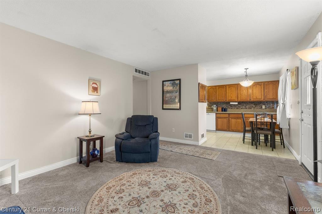4928 RAYMOND Avenue, Dearborn Heights, MI 48125 — Photo 6
