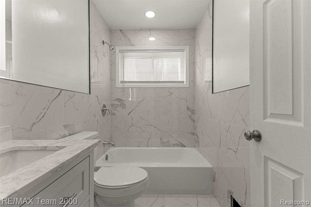 4652 Raymond Avenue, Dearborn Heights, MI 48125 — Photo 24