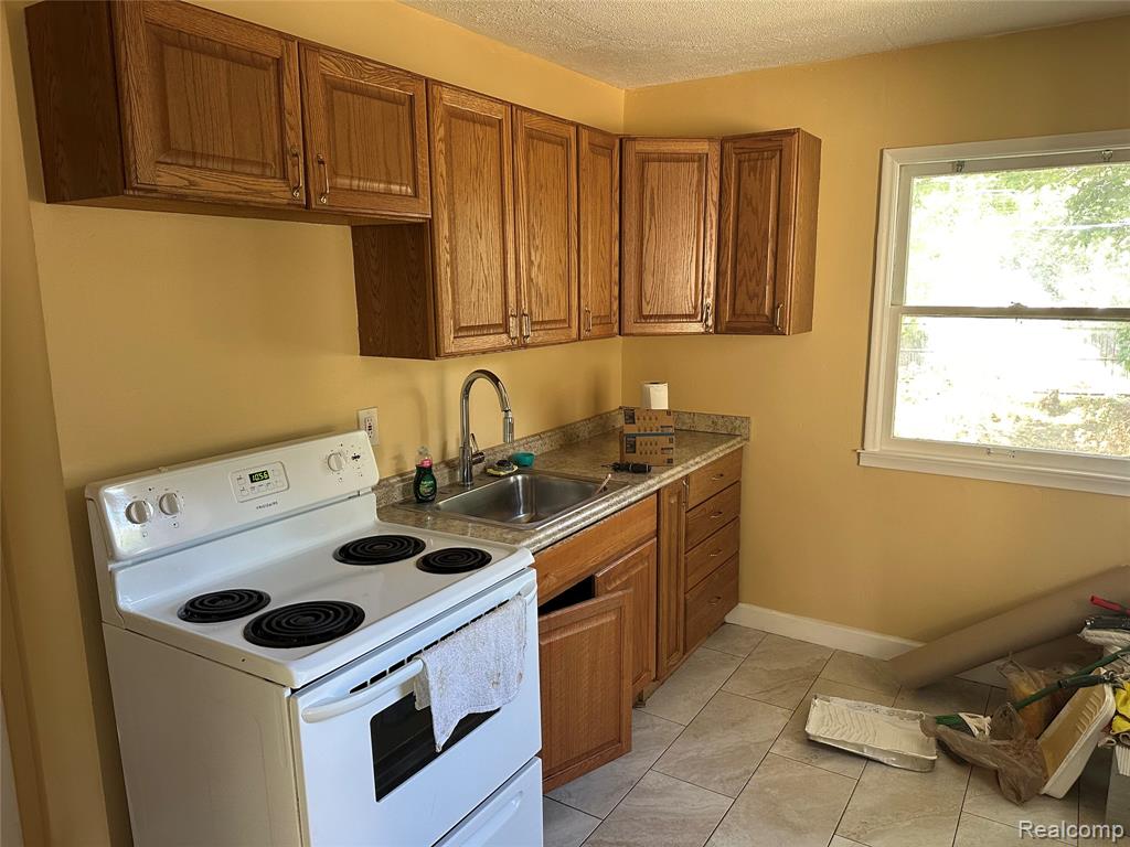 583 Wesbrook Street, Pontiac, MI 48340 — Photo 5