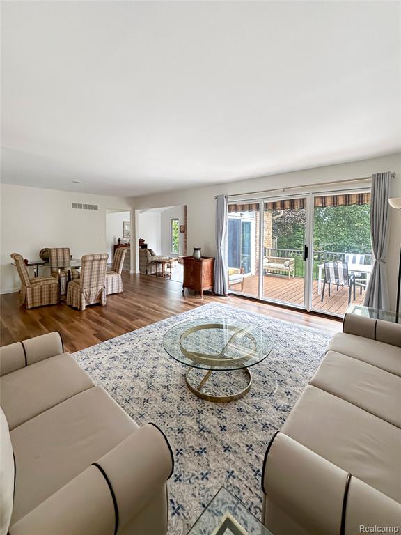 457 LAKE FOREST Road, Rochester Hills, MI 48309 — Photo 5