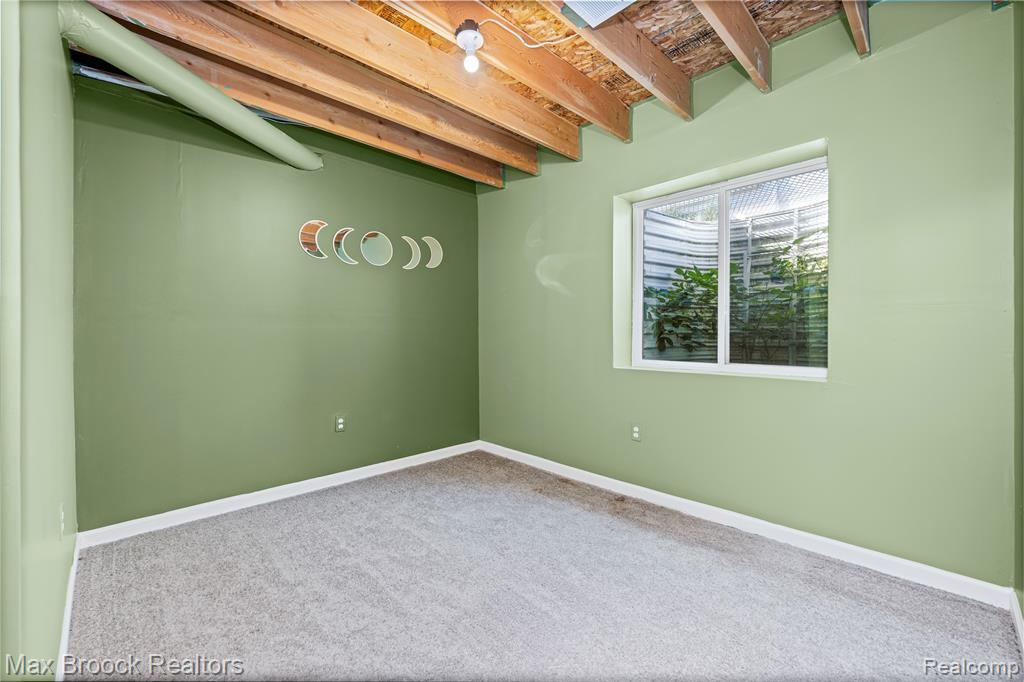 694 S Squirrel Road, Auburn Hills, MI 48326 — Photo 25
