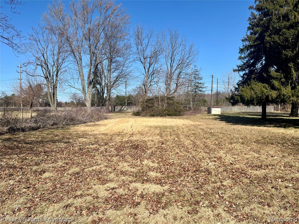 45134 Jeannette, Belleville, MI 48111 — front exterior