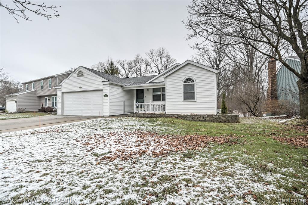 5806 KING JAMES, Waterford, MI 48327 — Photo 2