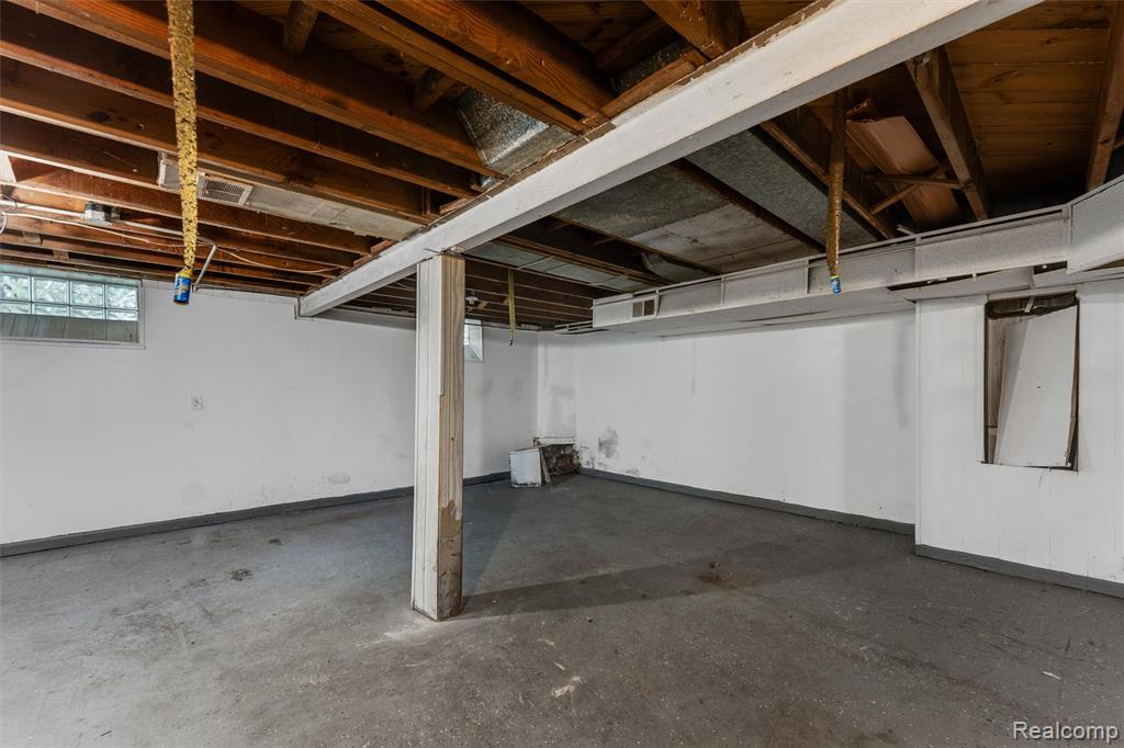 9035 Braile, Detroit, MI 48228 — Photo 18