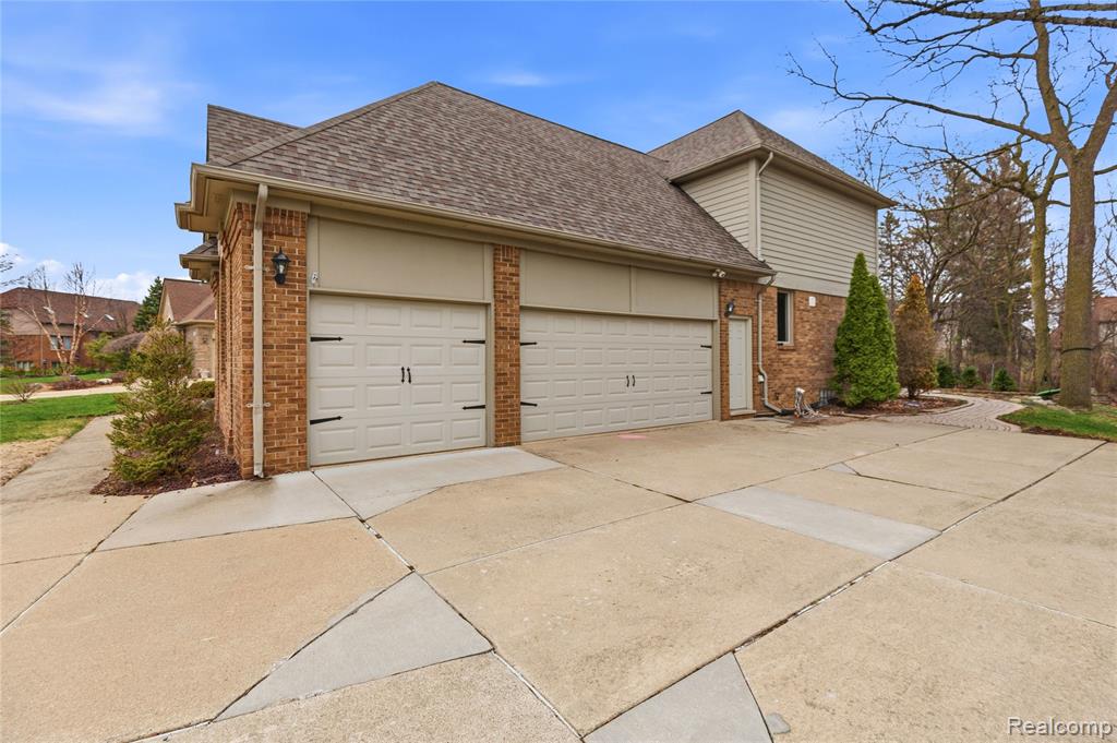 54126 Scarboro Way, Shelby Twp, MI 48316 — Photo 57