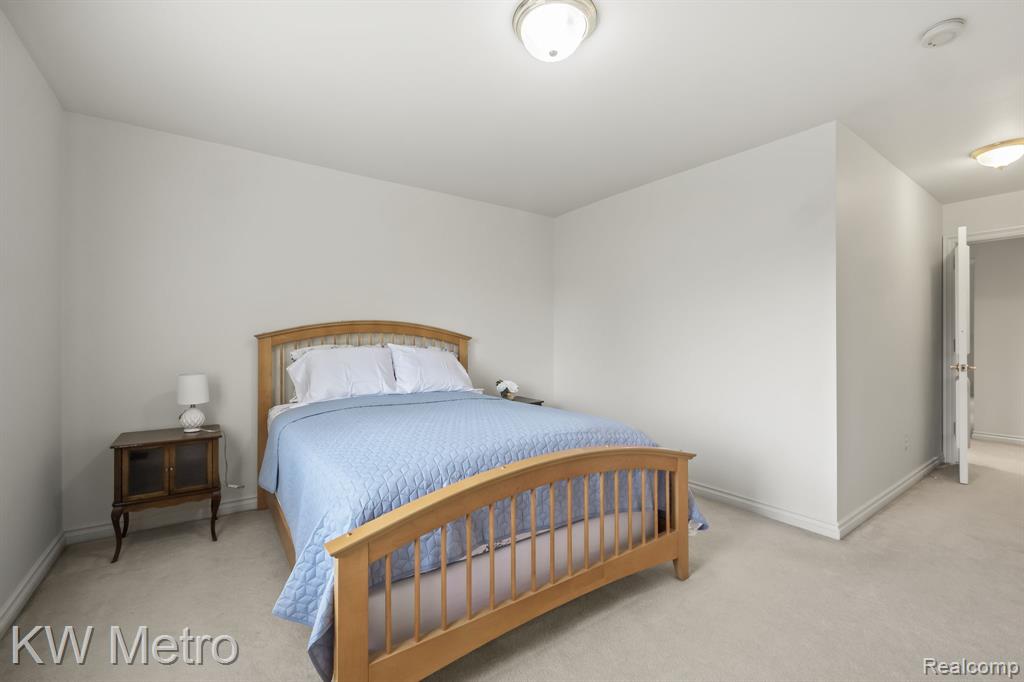 3953 Lake Forest Drive, Sterling Heights, MI 48314 — Photo 22