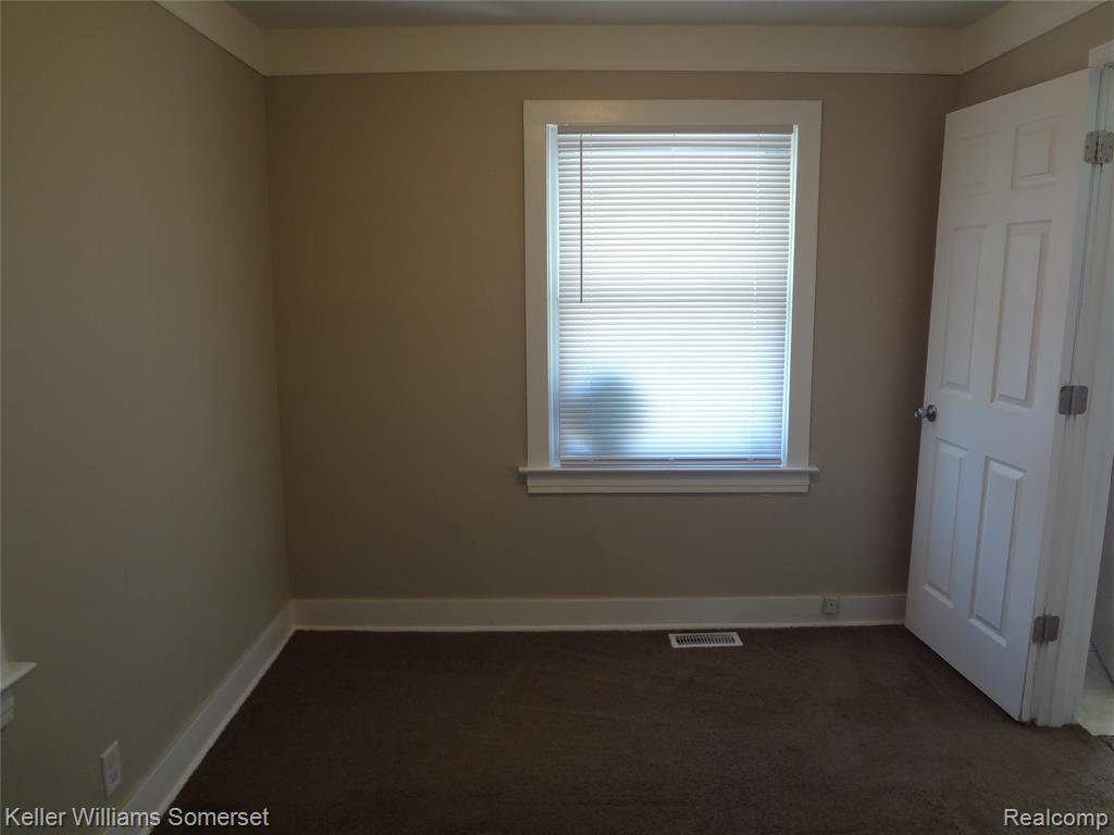 8127 Orchard Avenue, Warren, MI 48089 — Photo 12