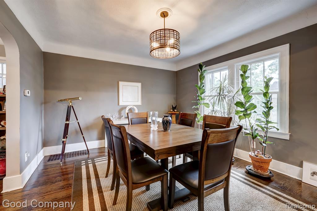 714 W HAZELHURST Street, Ferndale, MI 48220 — Photo 11