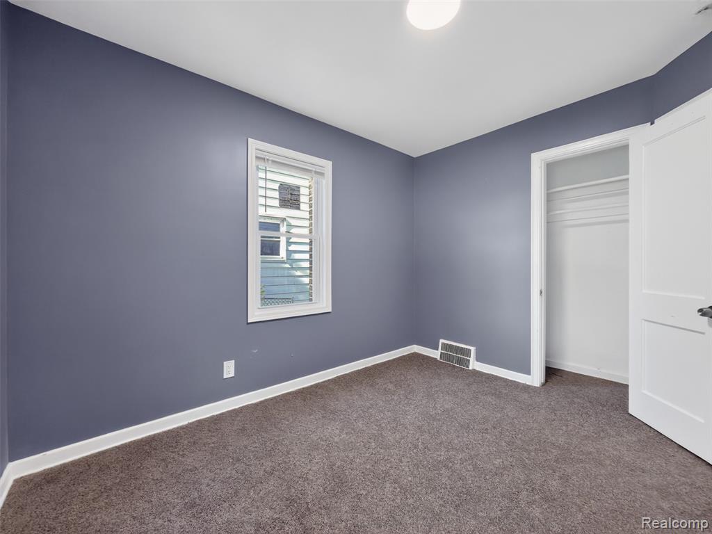 20553 Hamburg Street, Detroit, MI 48205 — Photo 14