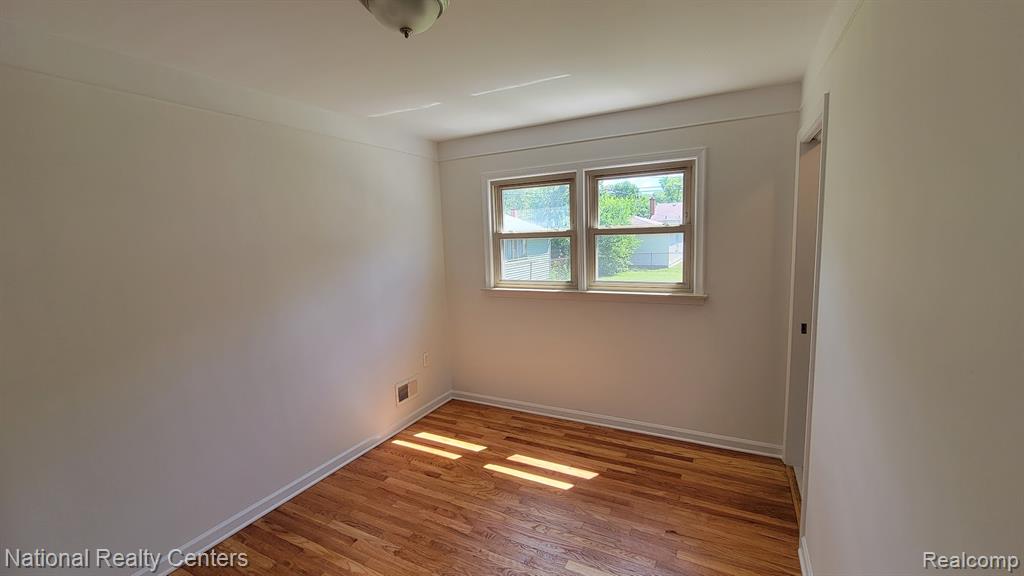 9030 Hemingway, Redford, MI 48239 — Photo 16