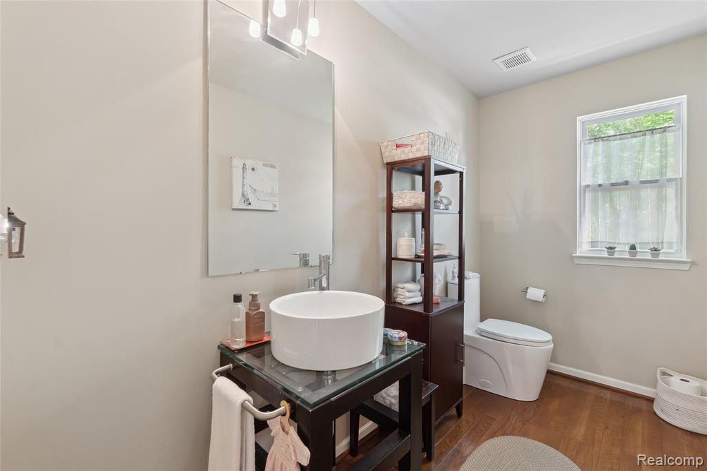 418 Greenan Lane, Lake Orion, MI 48362 — Photo 11