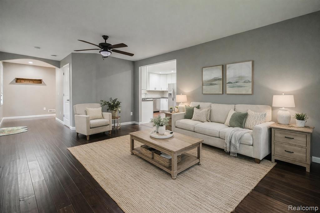 4744 Midland Drive, Pinckney, MI 48169 — Photo 3