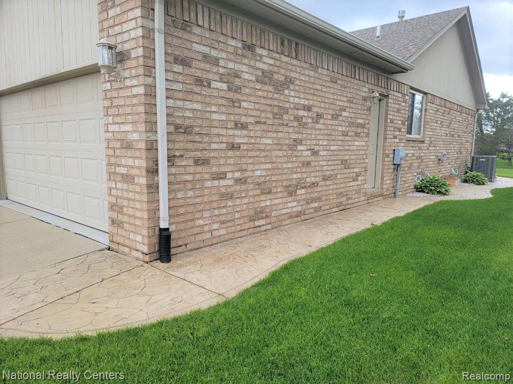 55477 RASPBERRY Drive, Macomb, MI 48042 — Photo 3