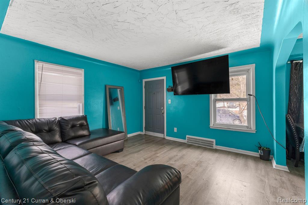 9069 Pierson Street, Detroit, MI 48228 — Photo 4