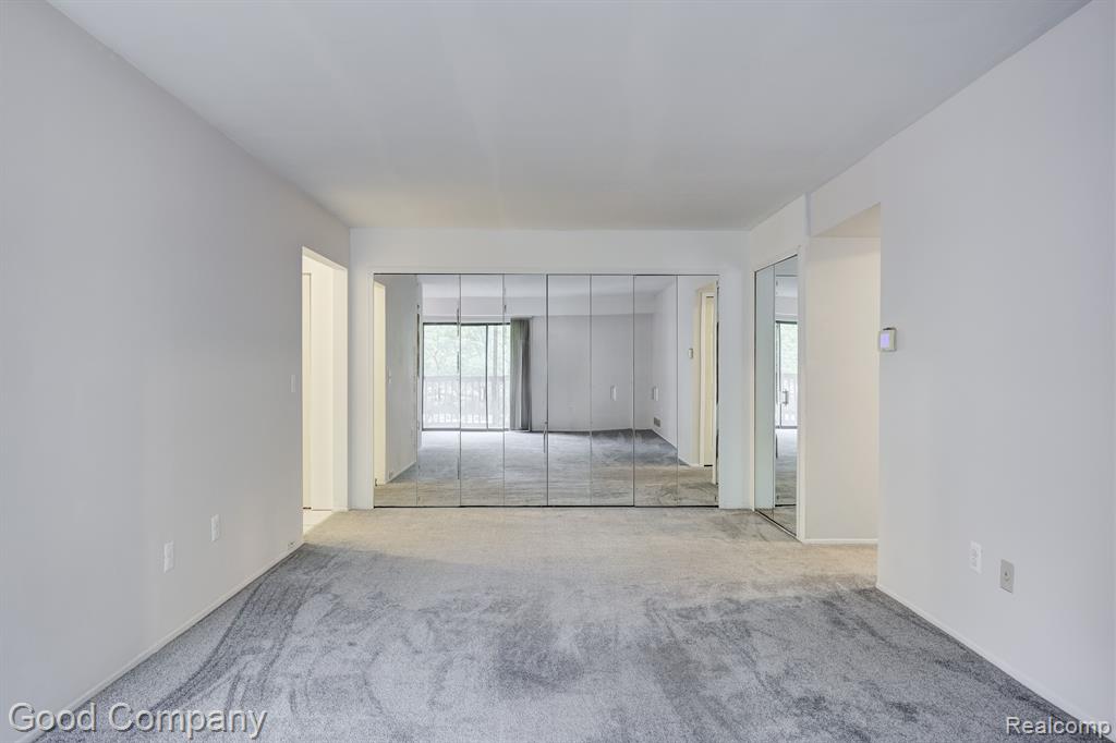 30056 W 12 MILE Road, 79, Farmington Hills, MI 48334 — Photo 5