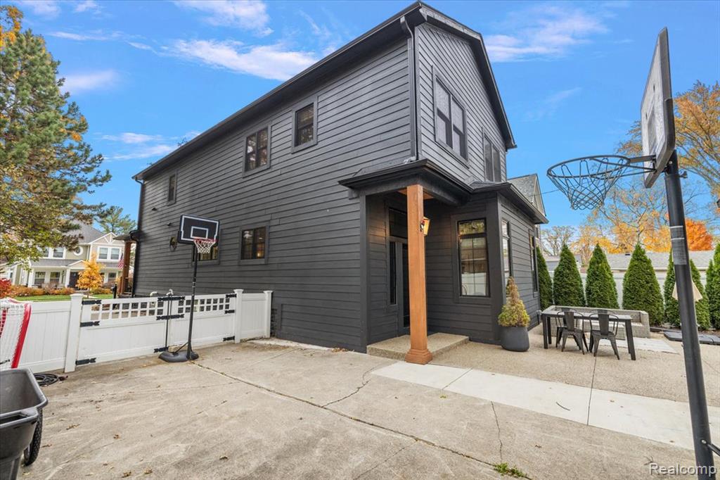 606 Golf Avenue, Royal Oak, MI 48073 — Photo 14