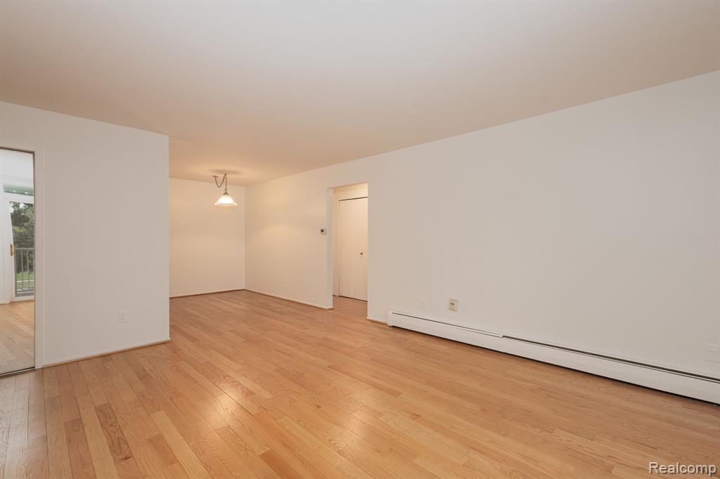 4909 Crooks Road, D4, Royal Oak, MI 48073 — Photo 4