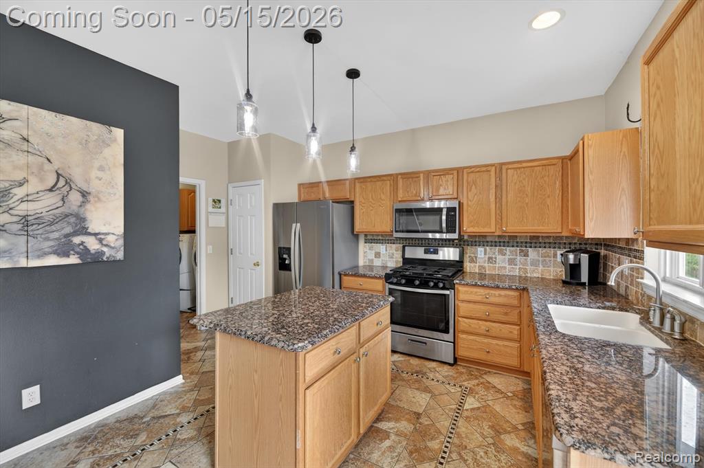 809 Canyon Creek Drive, Holly, MI 48442 — Photo 19