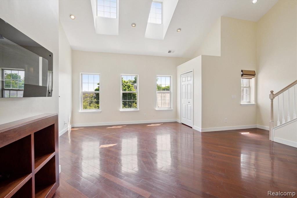 29399 GLEN OAKS Boulevard E, Farmington Hills, MI 48334 — Photo 7