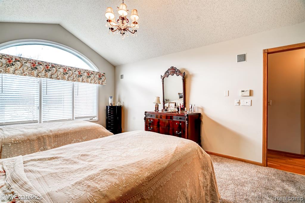 1807 PEBBLE CREEK Drive, Canton, MI 48188 — Photo 34