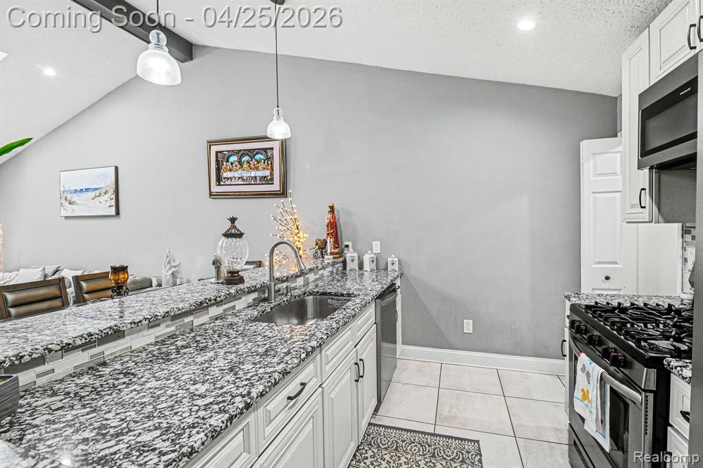 41326 Ambercrest Drive, Sterling Heights, MI 48314 — Photo 8
