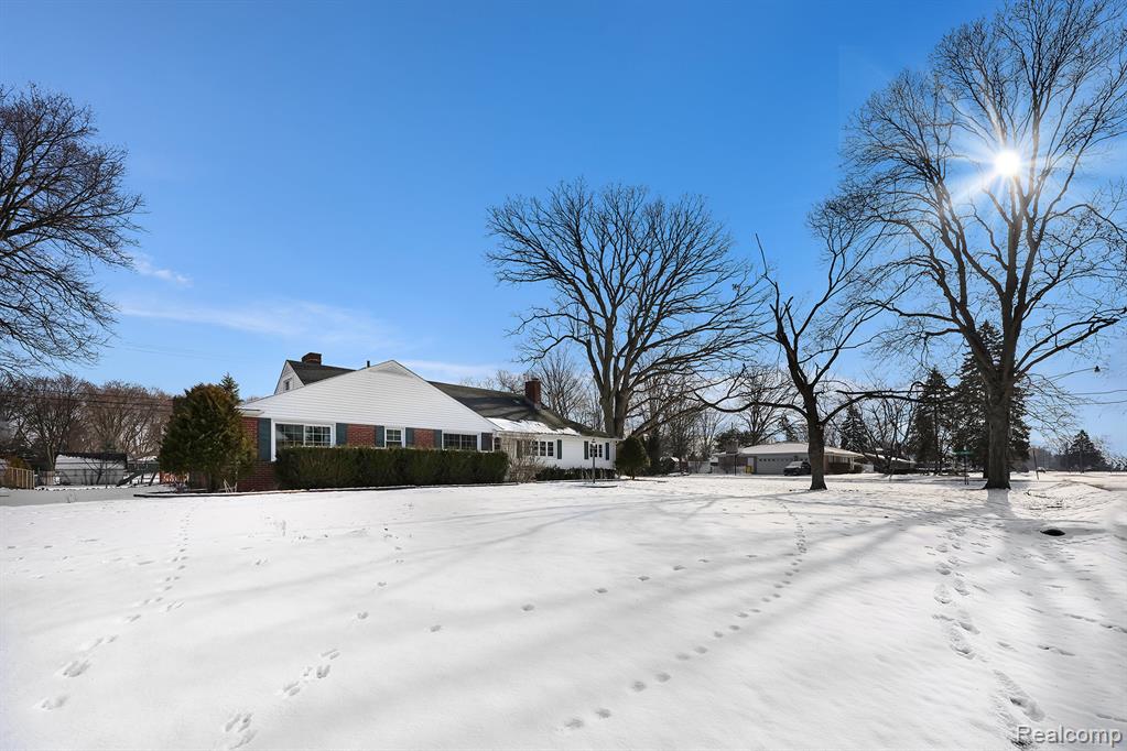 45420 Grant Park, Utica, MI 48317 — Photo 2