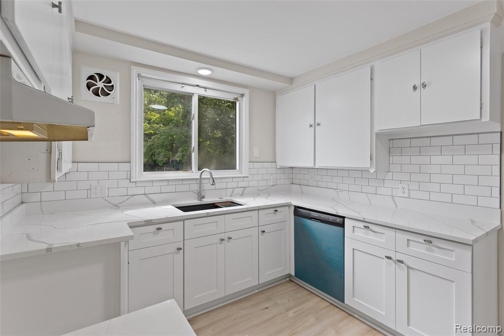 8604 Meyers Road, Detroit, MI 48228 — Photo 22