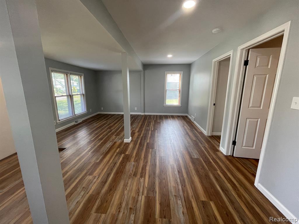 29272 ADAMS Drive, Gibraltar, MI — Photo 8