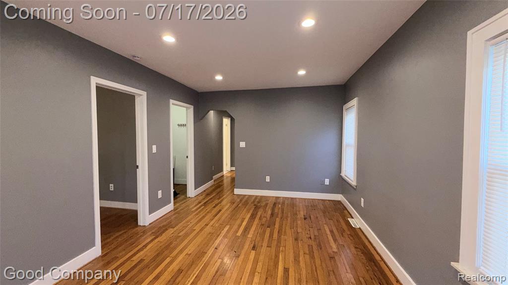 101 W HUDSON Avenue, Madison Heights, MI 48071 — Photo 3