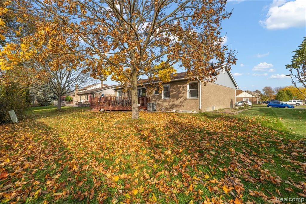 40217 LANGTON Drive, Sterling Heights, MI 48310 — Photo 42