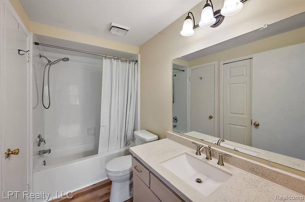 418 WILLOW GROVE Lane, Rochester Hills, MI 48307 — Photo 25