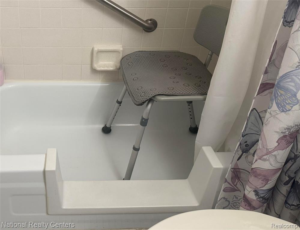 61043 Heritage Blvd., South Lyon, MI 48178 — Photo 19