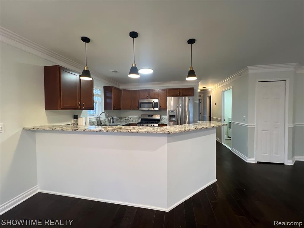 8357 Williamstown Drive, Utica, MI 48316 — Photo 2