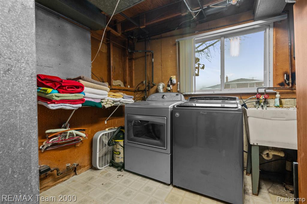 31629 Sweetbriar, Rockwood, MI — Photo 14
