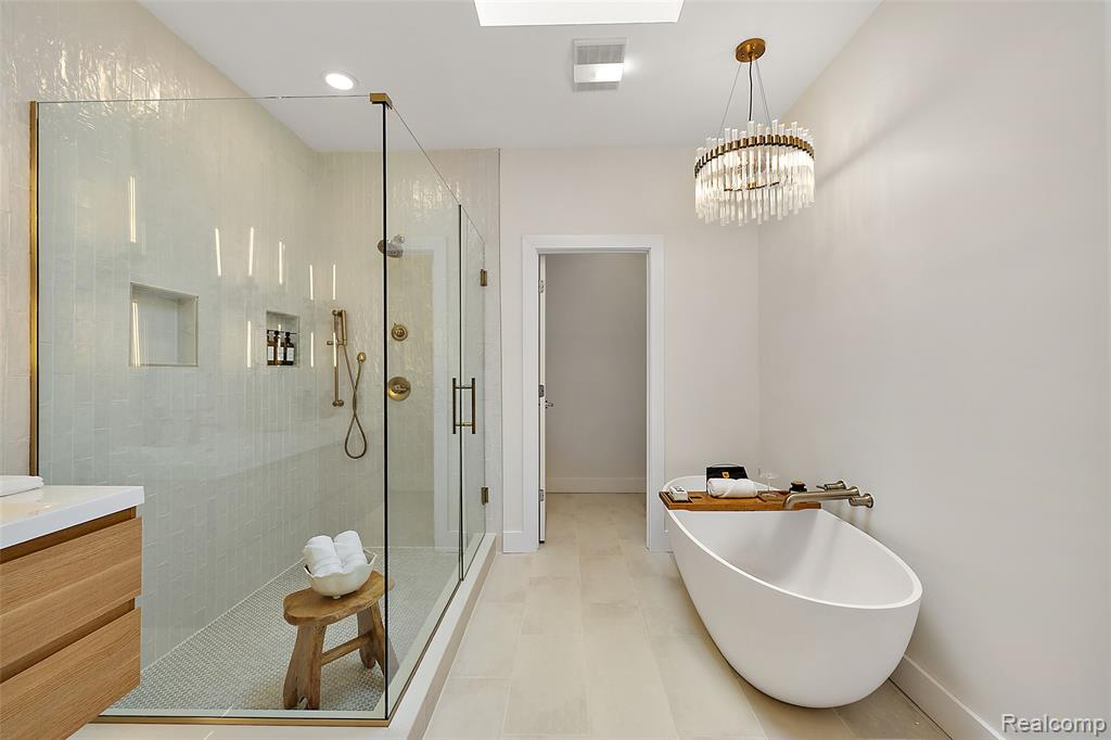 1756 ALEXANDER Drive, Bloomfield Hills, MI 48302 — Photo 17