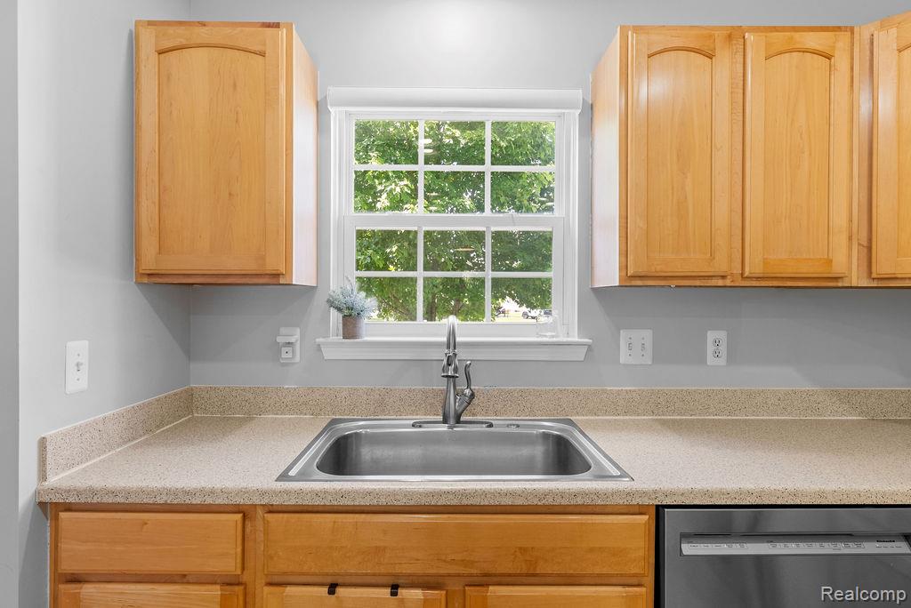 8183 Loon Lane, Grand Blanc, MI 48439 — Photo 11