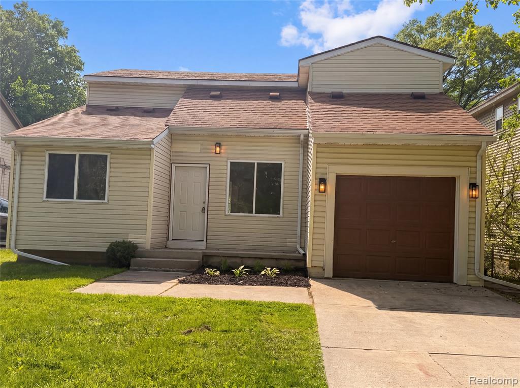 21425 Averhill Street, Farmington, MI 48336