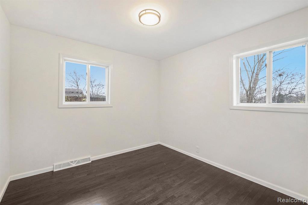7033 BEECHER Road, Flint, MI 48532 — Photo 19