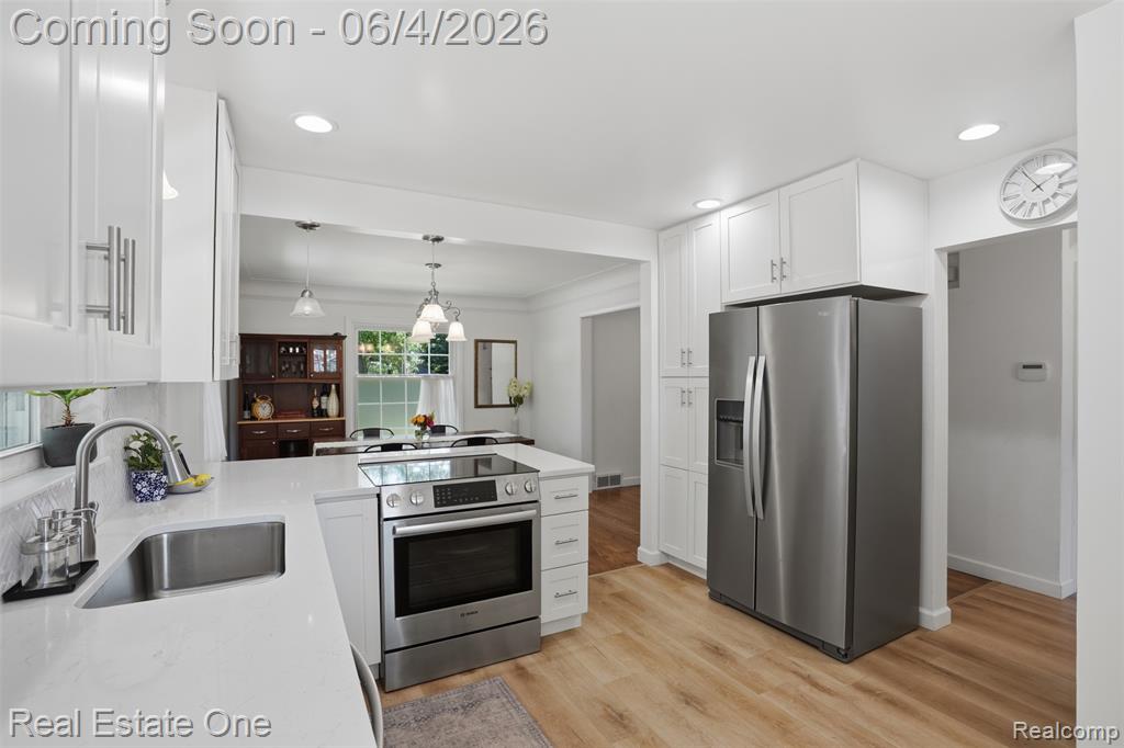 448 Allard Avenue, Grosse Pointe, MI 48236 — Photo 19